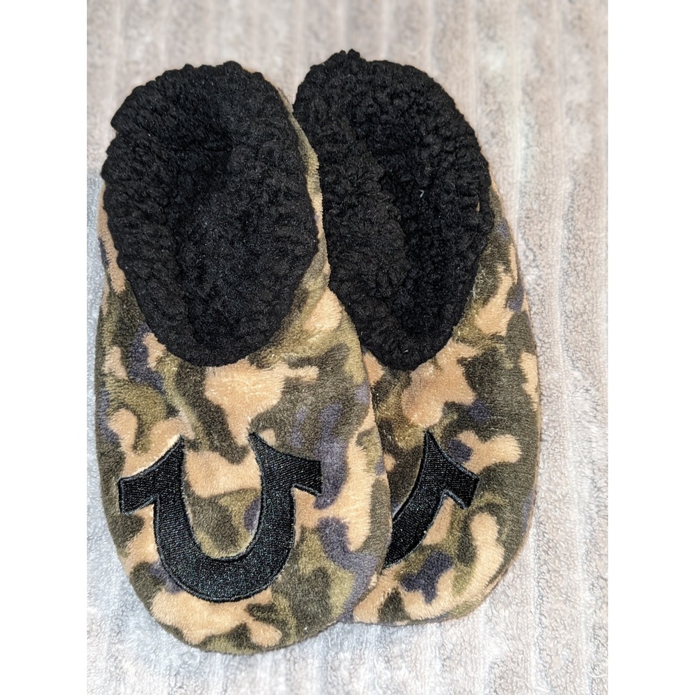 True Religion Camo Slippers Cozy Plush House Shoes Size M (Up to Size 9) NWOT‎